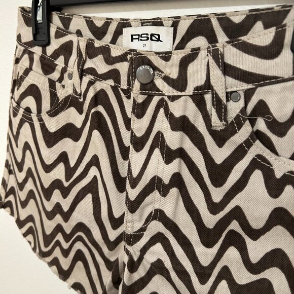 RSQ women's shorts wave pattern tan & brown size 27 - Picture 3 of 9